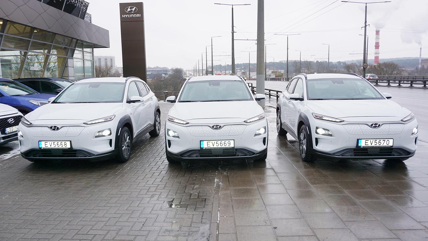 Penkios rajono seniūnijos gavo automobilius / Įsigijus naujus automobilius