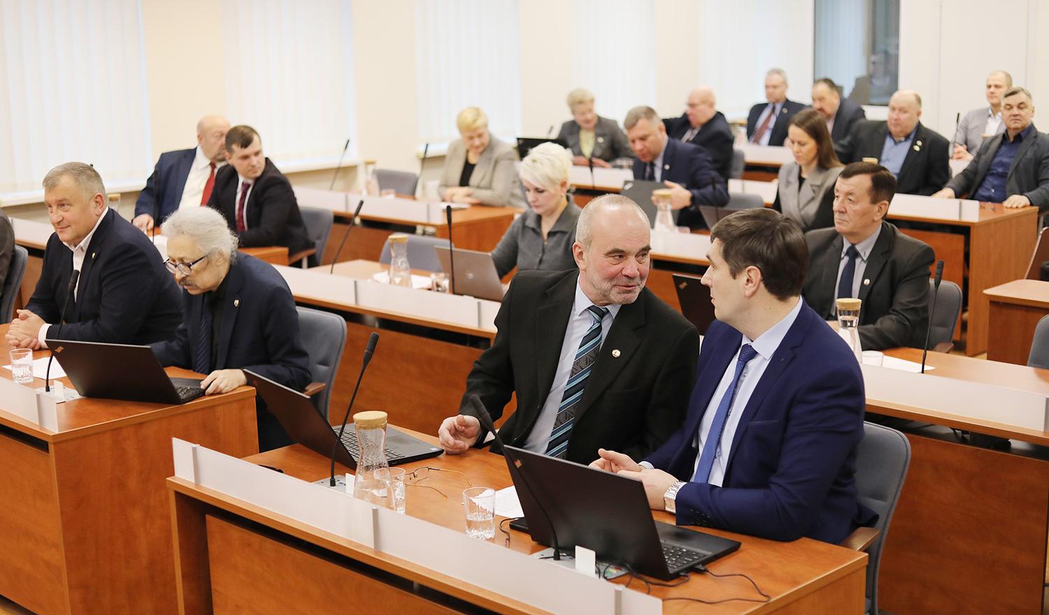 Per ketverius metus rajono biudžetas padidėjo trečdaliu / Dainiaus Vyto nuotr. Tarybos nariai susirinko į pirmąjį šių metų posėdį.