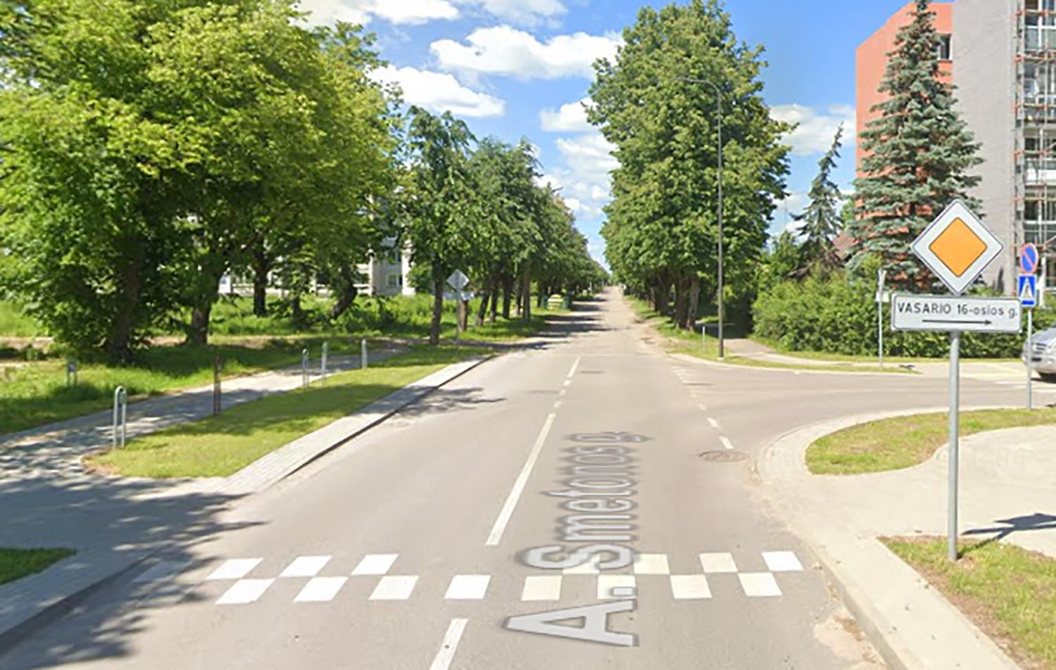 Pėstieji turėtų žinoti – šis ženklinimas nenurodo perėjos / Per gatvę galima eiti