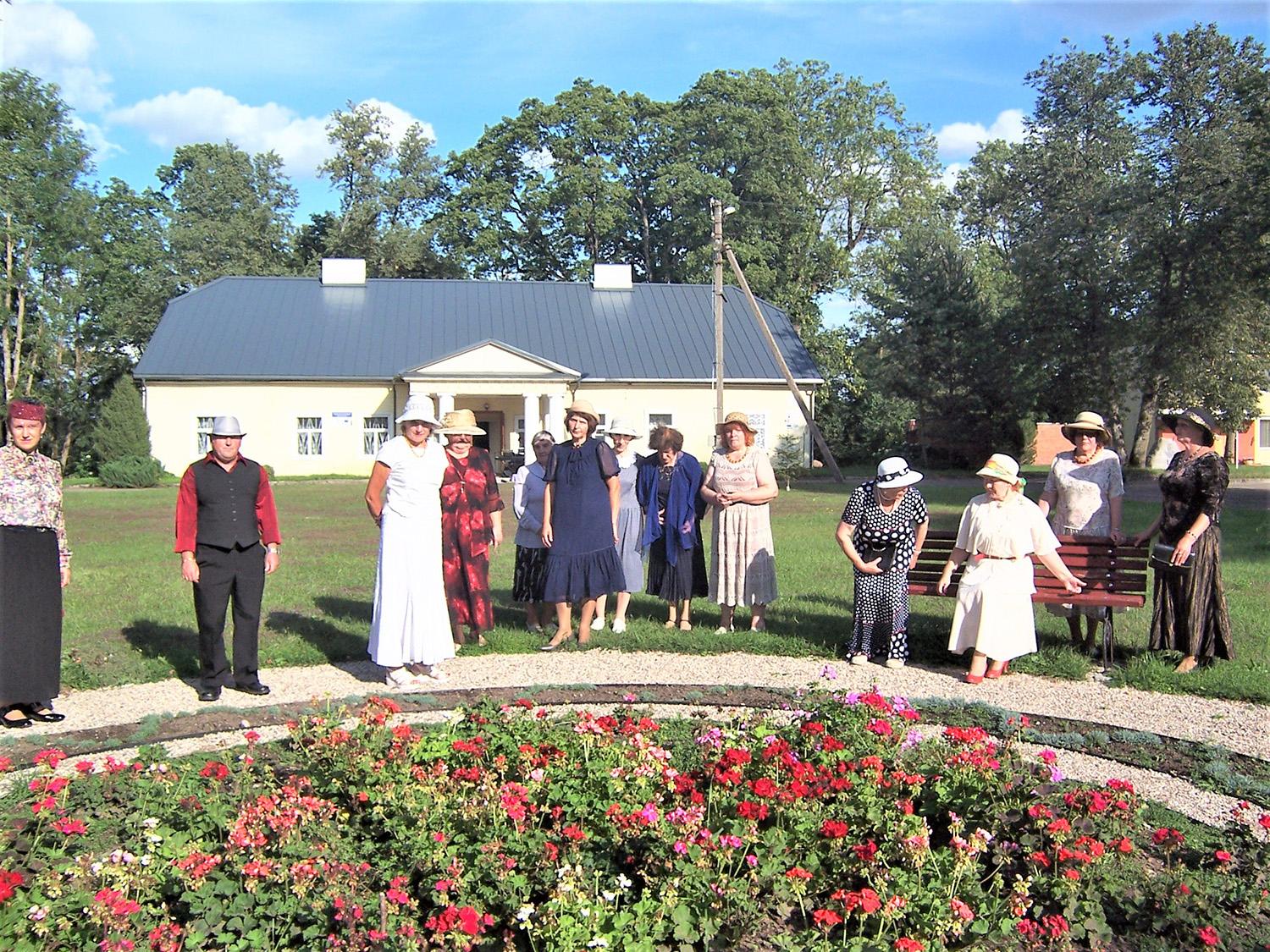 Piknikas „Pas prezidentienę Sofiją“ / Emilijos Vėbrienės nuotr. Neįprastos vasaros palydėtuvės...