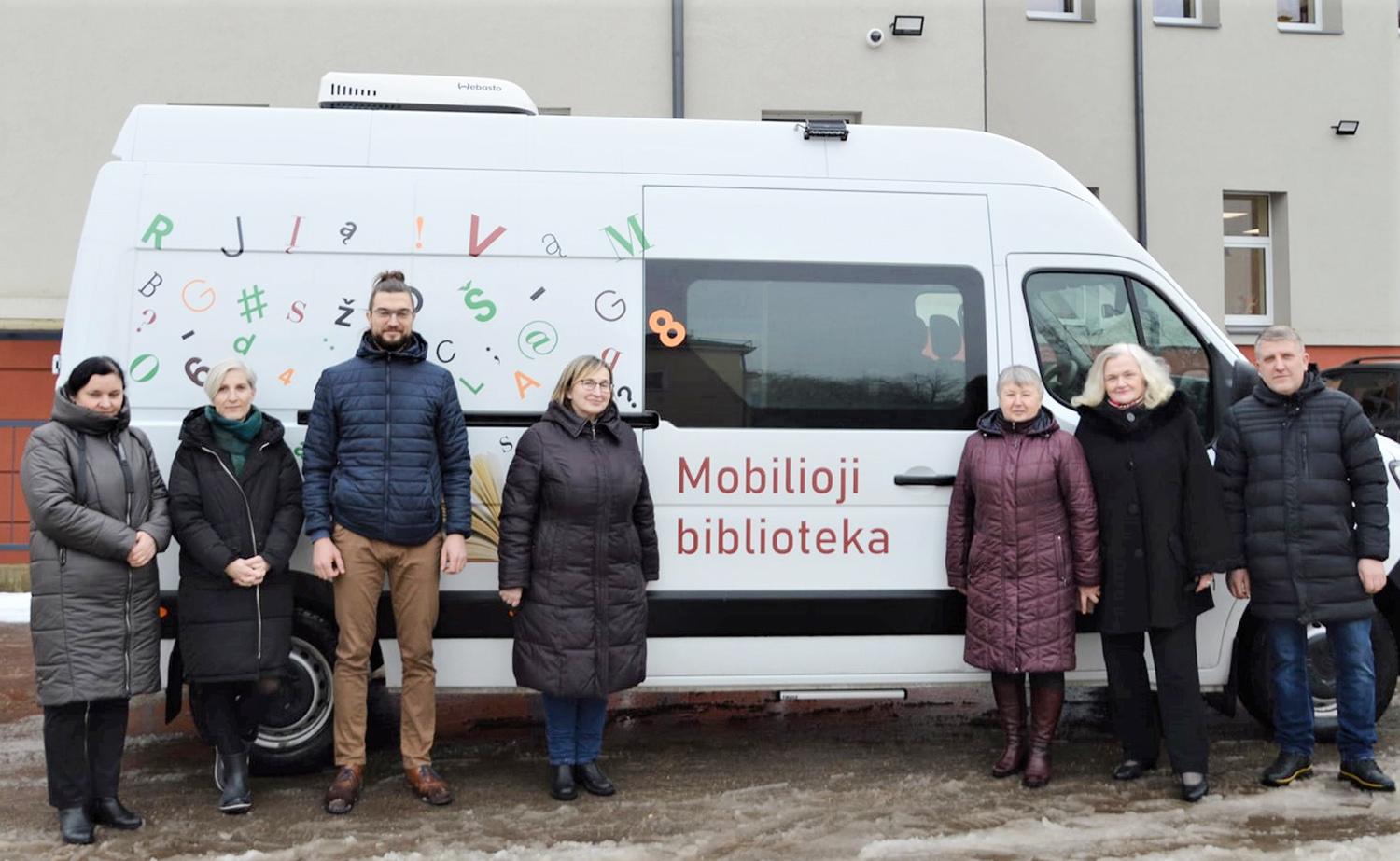 Po rajoną važinės biblioteka „ant ratų“ / Naujuoju pirkiniu