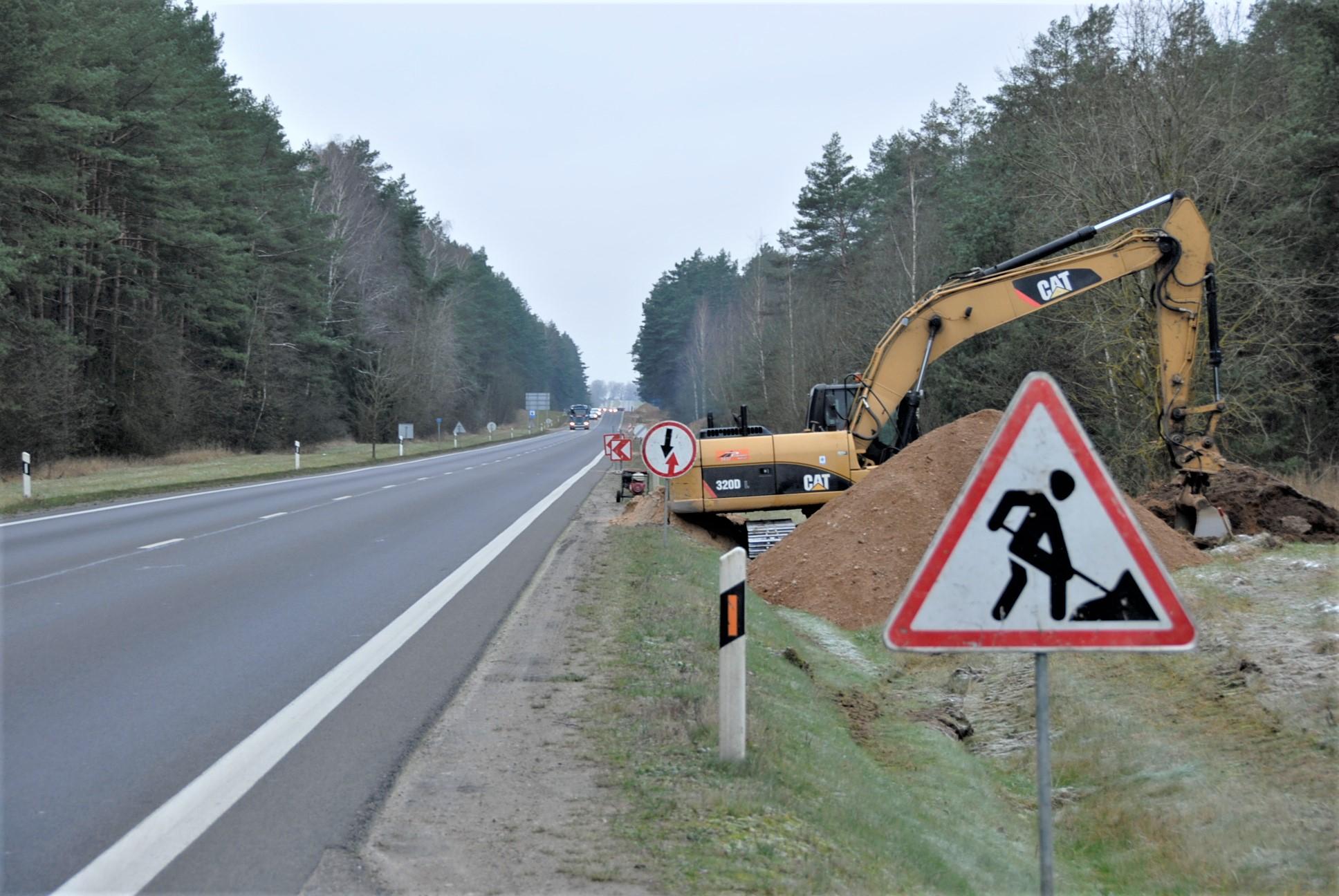 Prasidėjo naujo pėsčiųjų ir dviračių tako tiesimo darbai / Naujasis takas drieksis nuo Ukmergės iki Vidiškių. G.Nemunaičio nuotr.