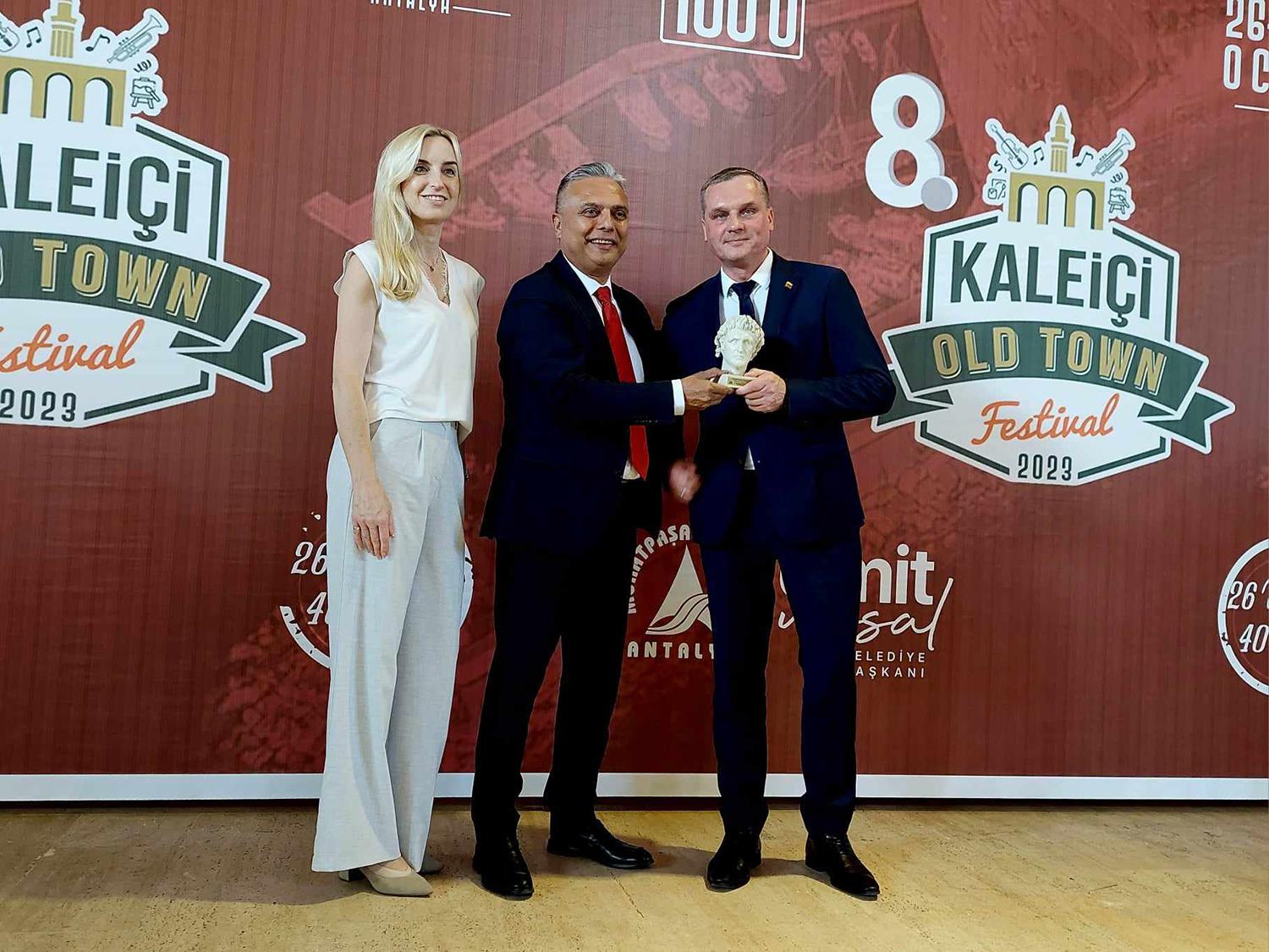 Pristatė Ukmergę festivalyje Turkijoje / Delegacijos narių nuotr. Ukmergiškiai dalyvavo tarptautiniame Kaleiči senamiesčio festivalyje.