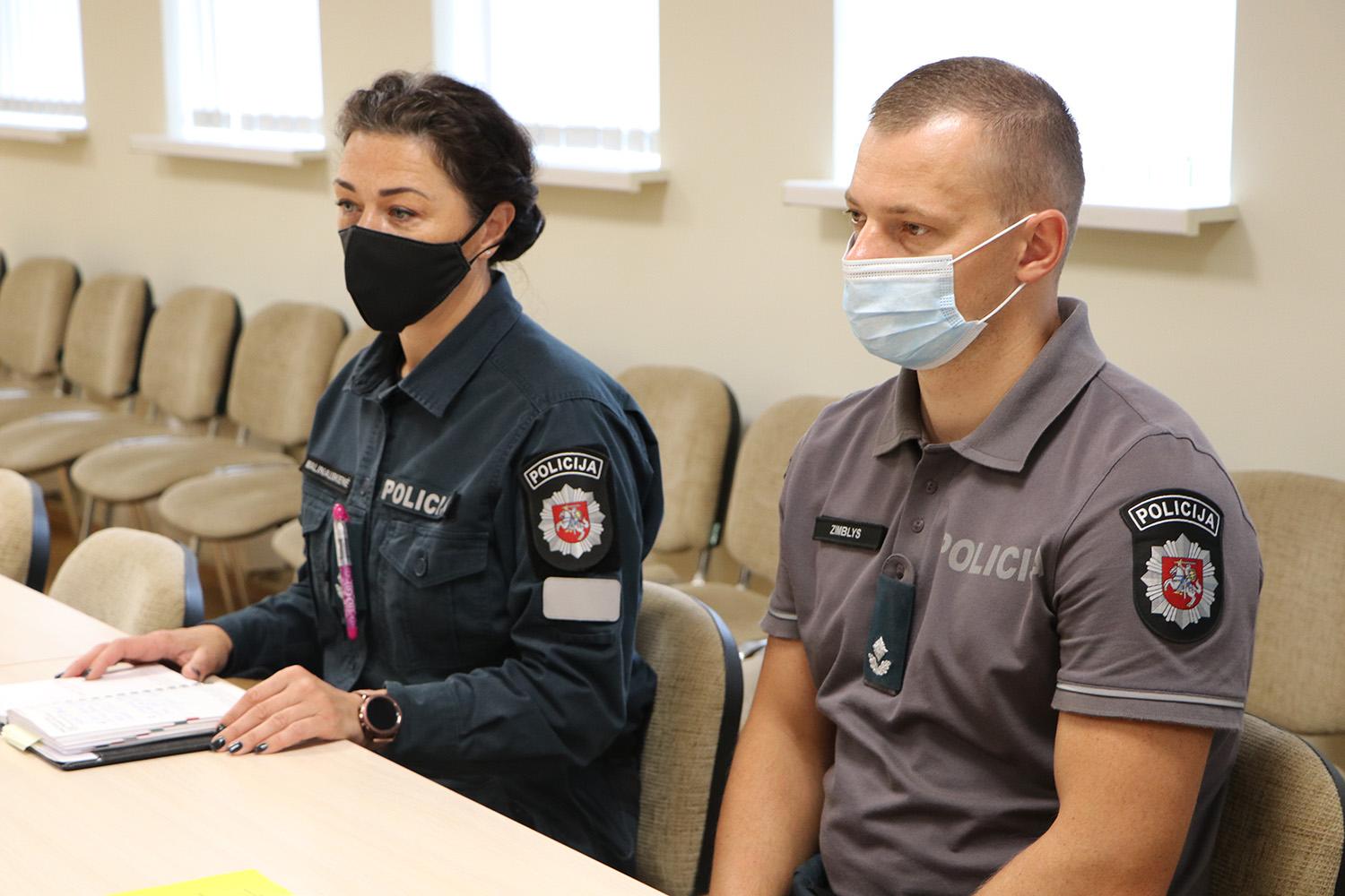 Problemas aptarė su rajono vadovais / Susitikime dalyvavo Ukmergės rajono policijos komisariato viršininką pavaduojanti Veiklos skyriaus viršininkė Inga Malinauskienė bei Veiklos skyriaus vyresnysis tyrėjas Tomas Zimblys.