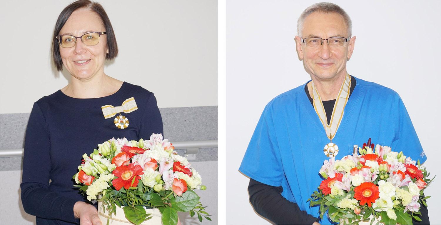 Profesinės šventės proga pasveikinti medikai / Mero padėkos ženklais apdovanoti Ukmergės PSPC vyriausioji gydytoja Gitana Čepienė ir Ukmergės ligoninės gydytojas kardiologas Vytautas Šėmys.   Daivos Zimblienės nuotr.