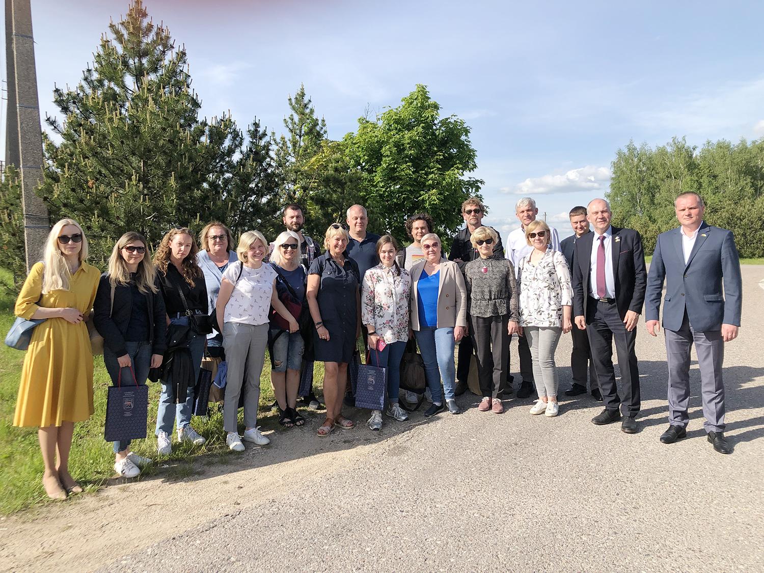 Rajone lankėsi nacionalinės žiniasklaidos atstovai / Reportažus apie Ukmergę kurs nacionalinės žiniasklaidos atstovai.  Daivos Zimblienės nuotr.