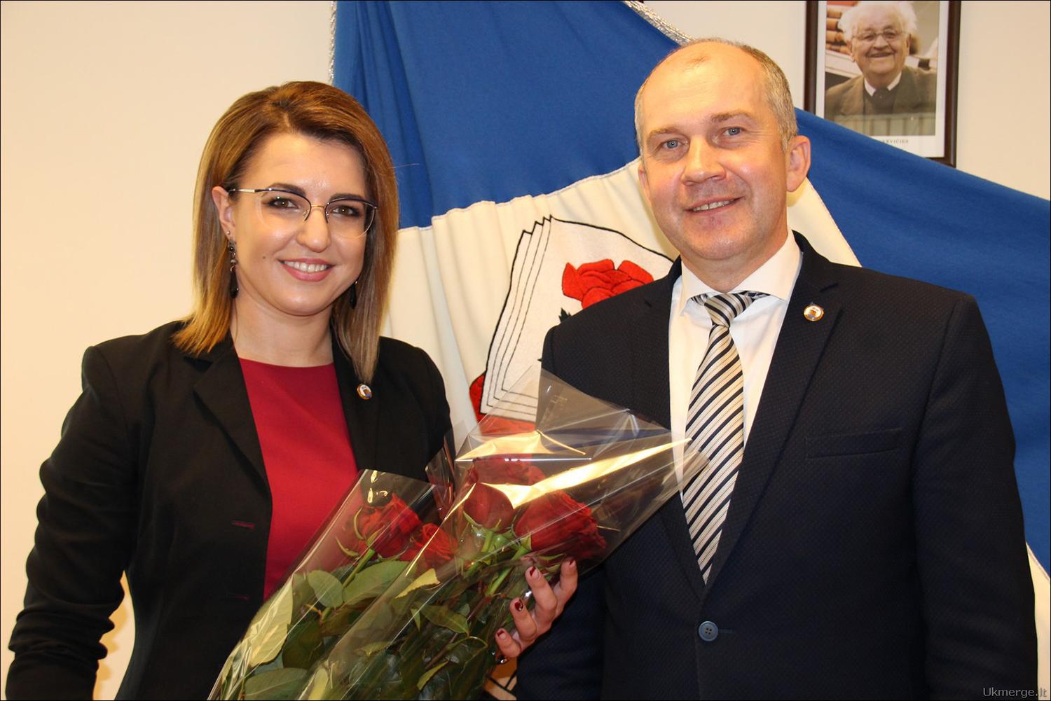 Rajono galvų algos didės / Pritarus sprendimui dėl Ukmergės rajono savivaldybės mero ir mero pavaduotojo darbo užmokesčio nustatymo mero R. Janicko ir pavaduotojos A. Balčiūnienės algos padidės.