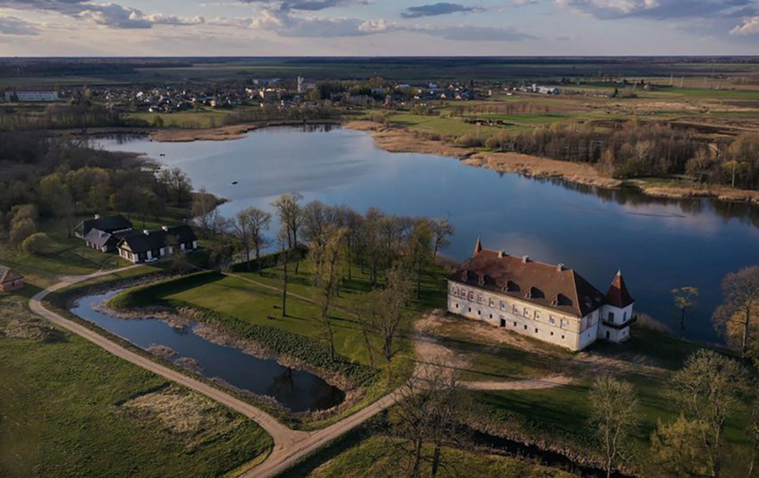 Renesansinė Siesikų pilis rengiasi atgimimui / Dainiaus Vyto nuotr. Siesikų pilį gaubia daug paslapčių.