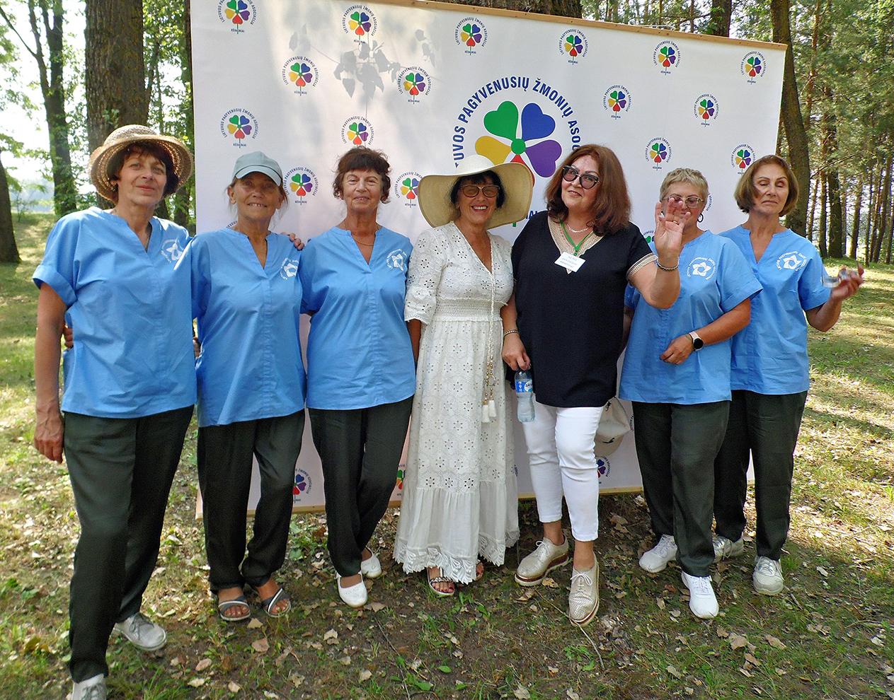 Renkamės sveiką gyvenimą / LPŽA Ukmergės rajono skyriaus narės renginyje „Renkamės sveiką gyvenimą“.