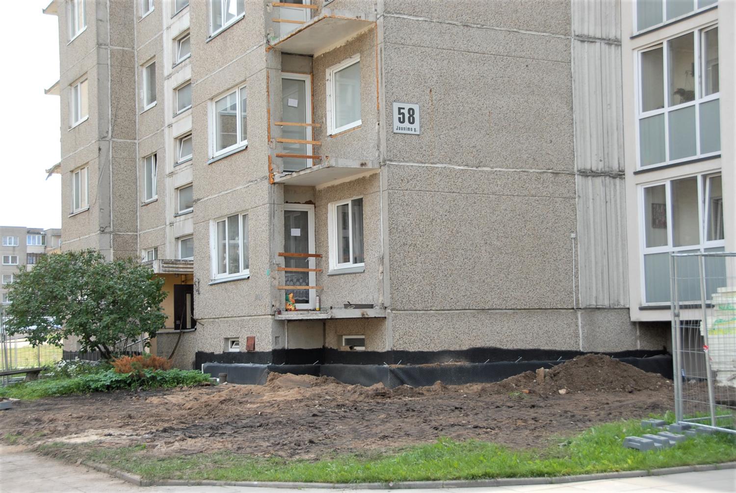 Renovacijos realybė ne tokia ir graži / Vienas namų