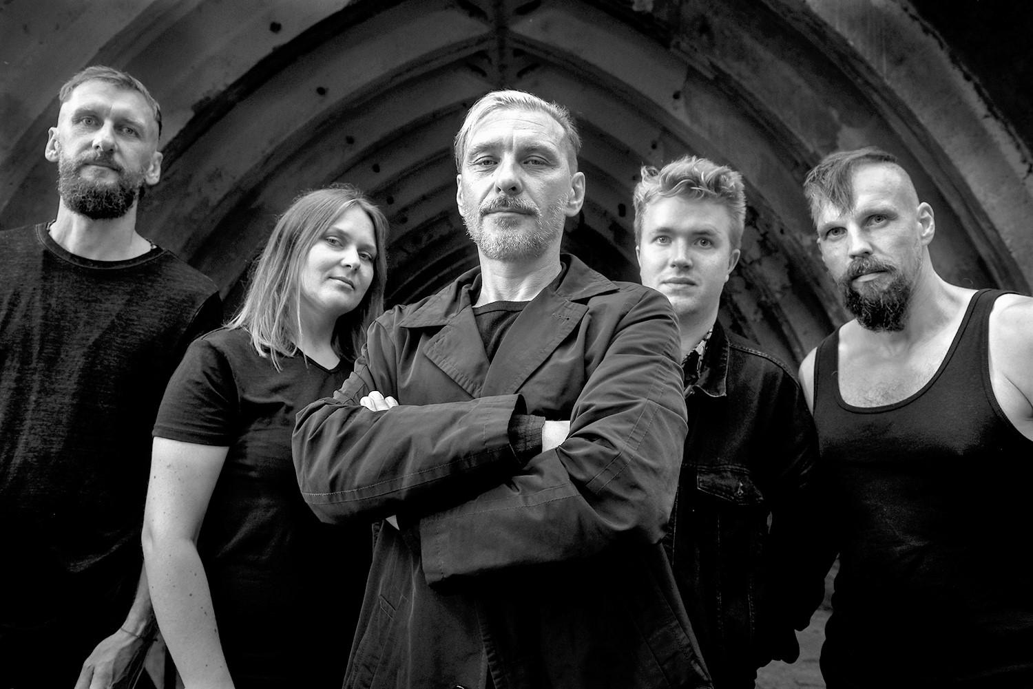 „Requiem“ išleido albumą ir kviečia į koncertą / Po kūrybinės pauzės „Requiem“ tvirta koja žengia muzikos padangėje.