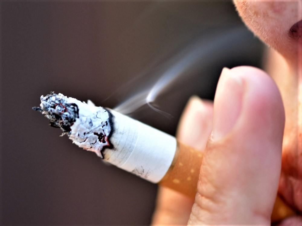 Rūkantys moksleiviai – nebaudžiami / Rūkantys moksleiviai problema – jau daug metų.