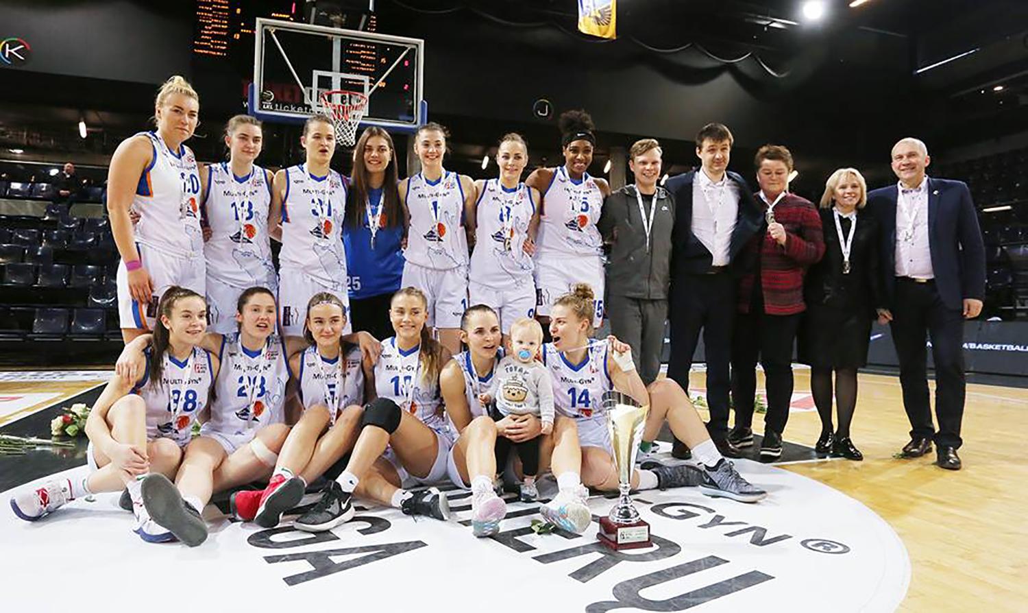 Šalies pirmenybėse „Vilkmergė“ – antra / Ukmergės „Vilkmergės“ krepšininkės iškovojo sidabro medalius. Dainiaus Vyto nuotr.