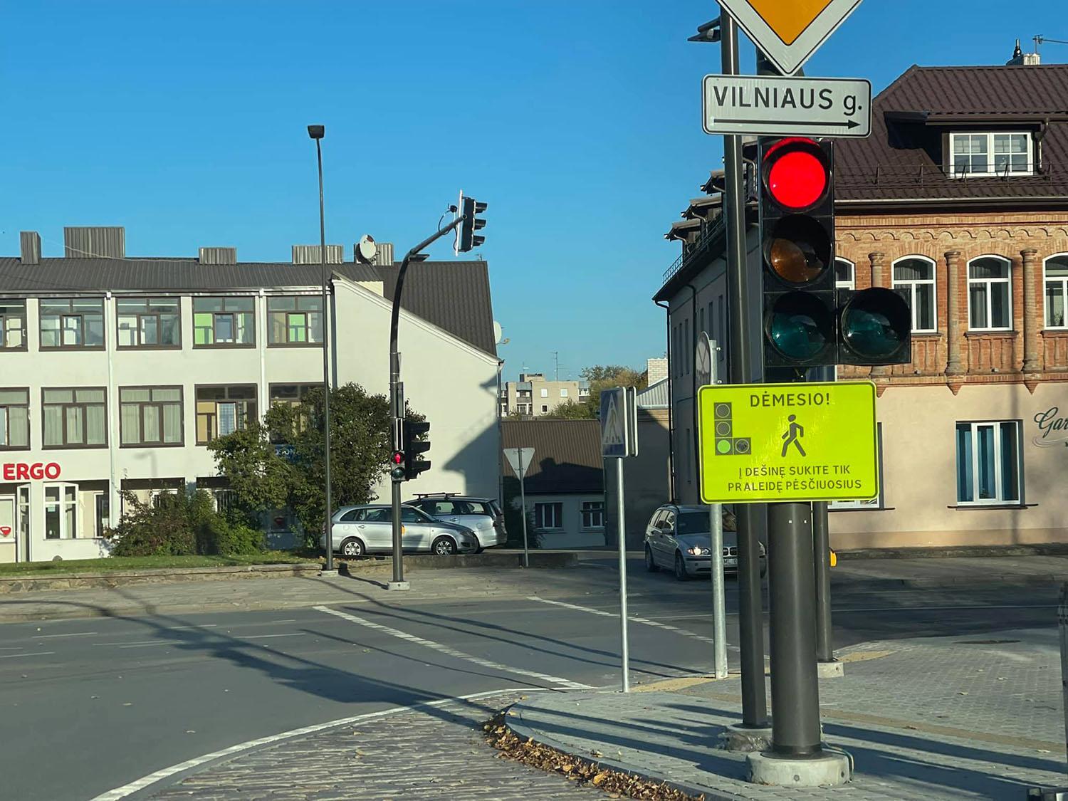 Sankryžoje – padidėjęs pralaidumas ir naujos rodyklės / Sankryža papildyta nauja informacija.