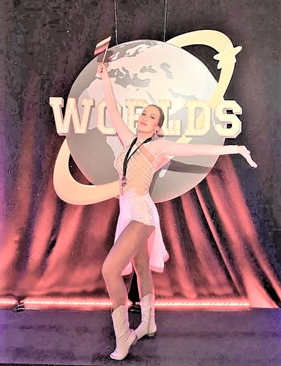 Sėkmė lydėjo pasaulio čempionate / Viktorija Sartanavičiūtė – linijinių šokių pasaulio čempionė.