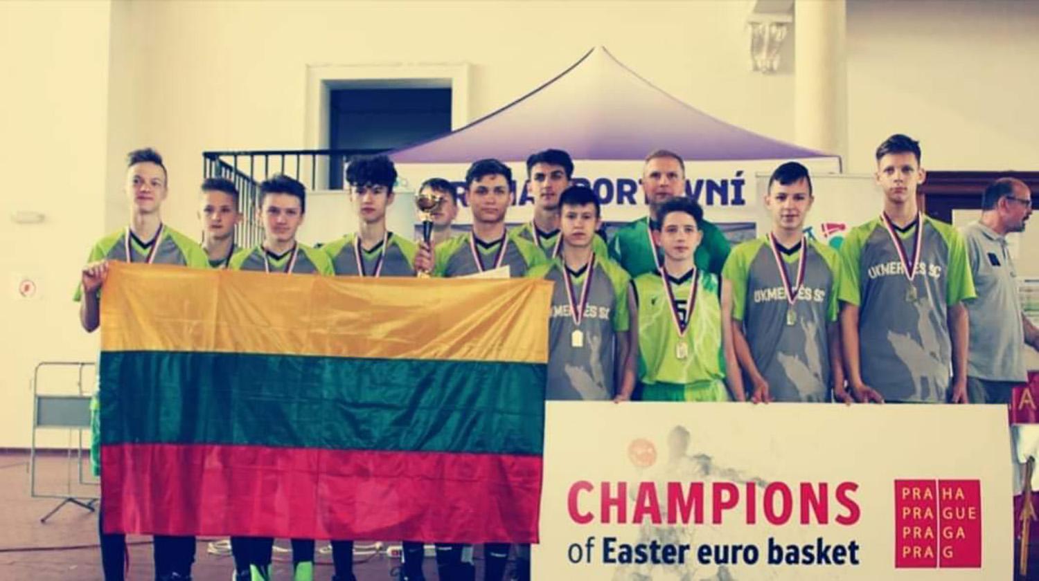 Sėkmė lydėjo turnyre Prahoje / Finale ukmergiškiai laimėjo prieš Čekijos komandą ir tapo turnyro čempionais.