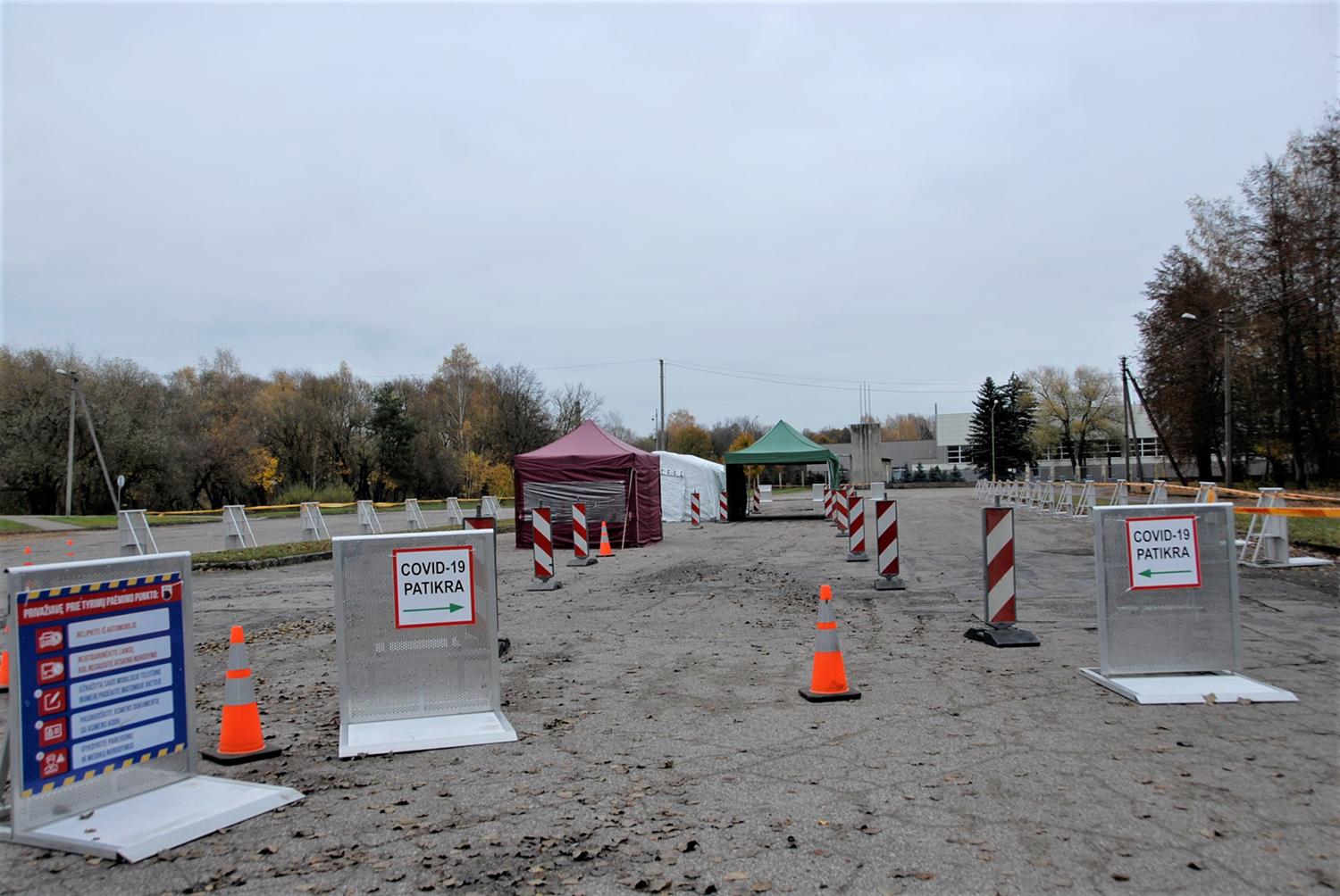 Sergančiųjų toliau daugėja – atidarytas patikros punktas / Gruodžio 17-osios gatvėje vėl veikia patikros punktas.