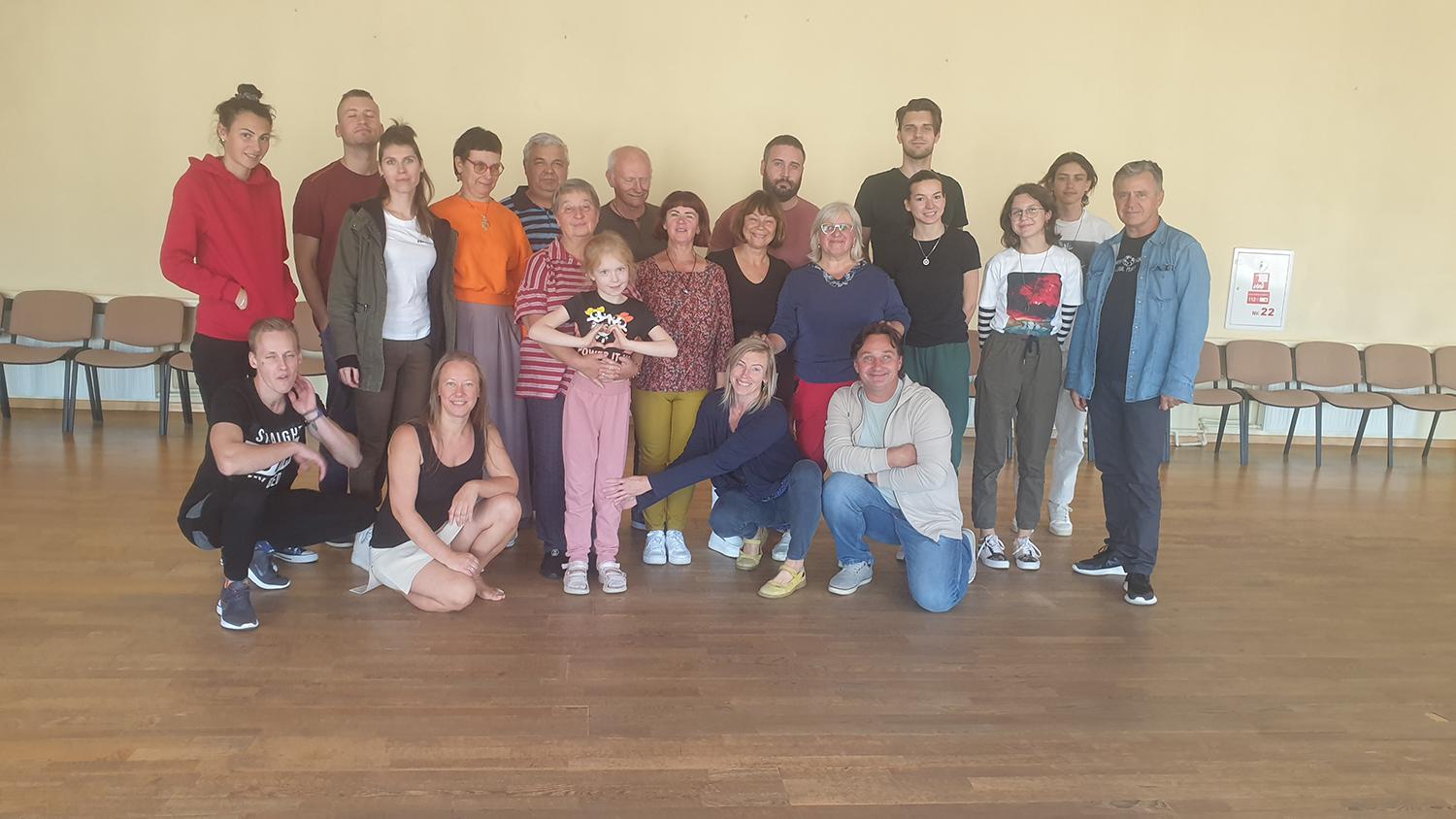 Sezoną pradėjo sceninio meistriškumo mokymais / Organizatorių nuotr. Profesionalai Ukmergės teatralus mokė per praktines užduotis.