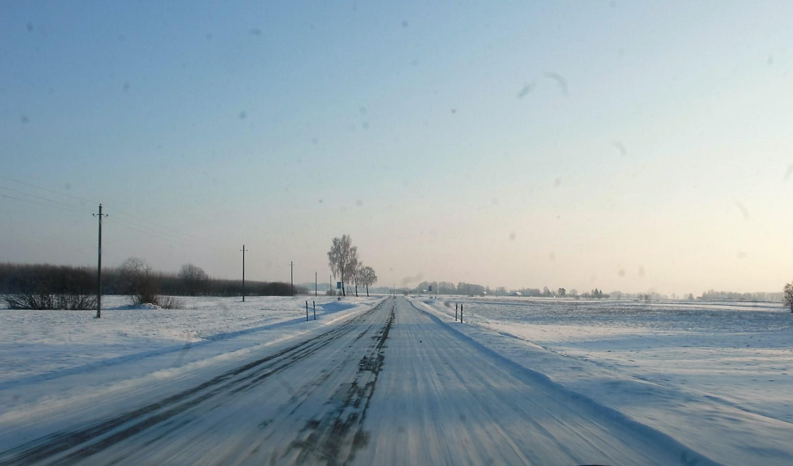 Siūlo atsakingai įvertinti kelių būklę /