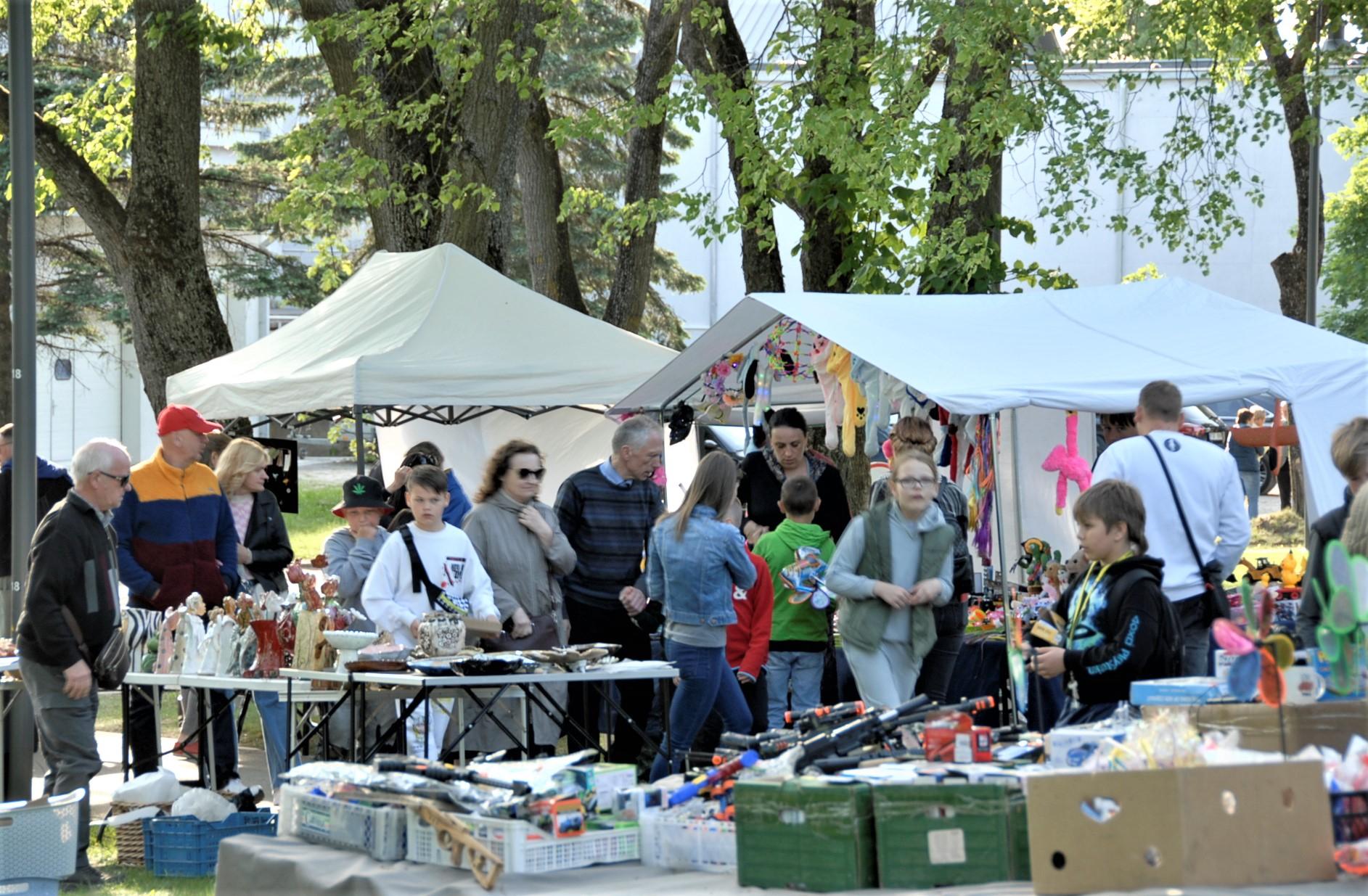 Siūloma naikinti draudimą prekiauti svaigalais masinių renginių metu /