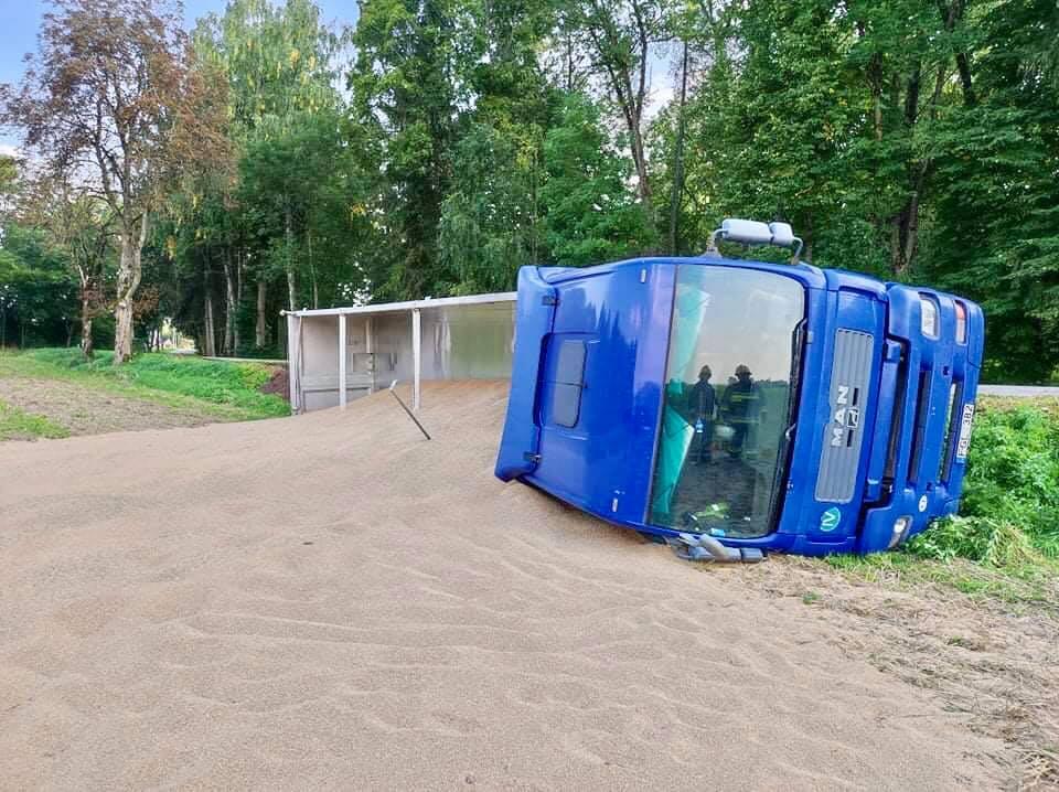 Skubėjo į eismo įvykius / Ukmergės PGT nuotr.