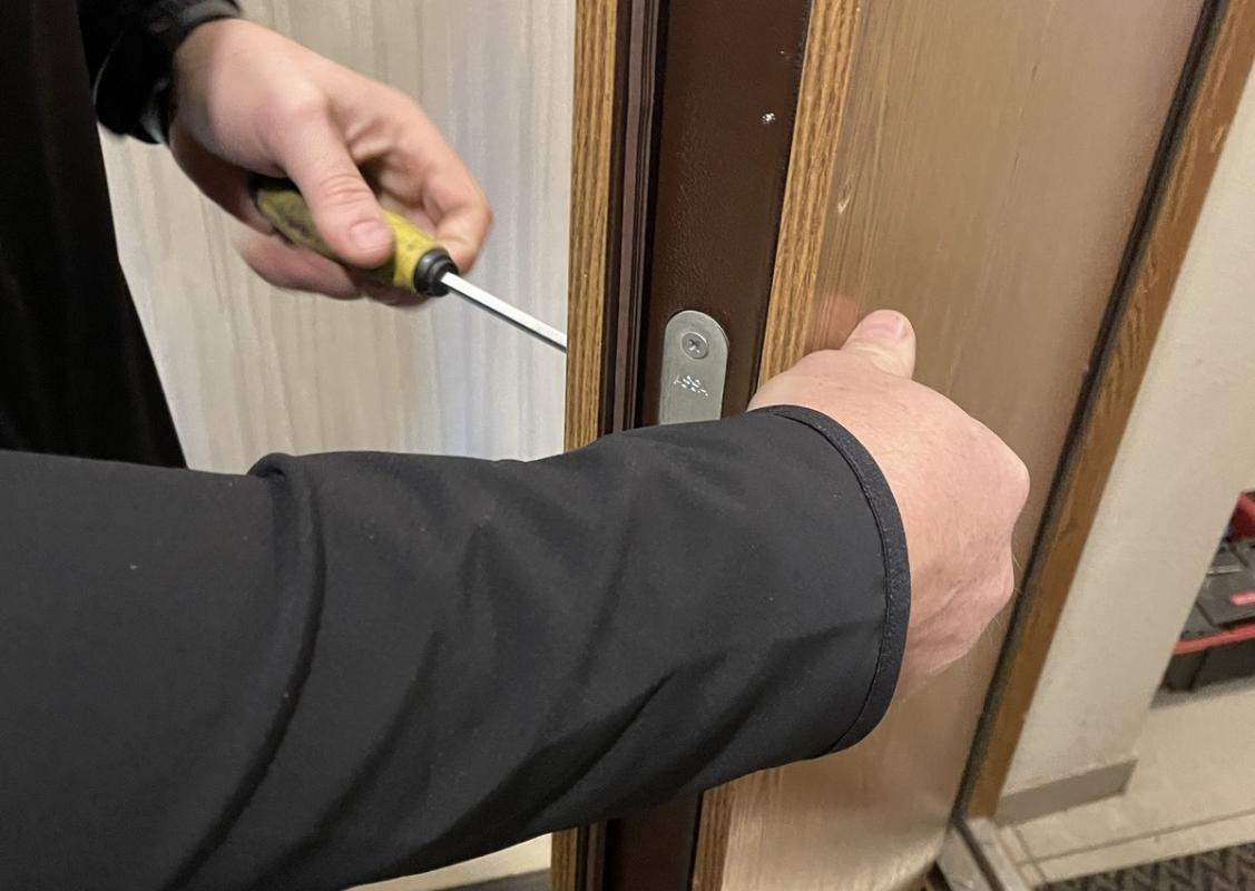 Spynų keitimas: kaip viskas vyksta ir kokius žingsnius atliks meistras? /