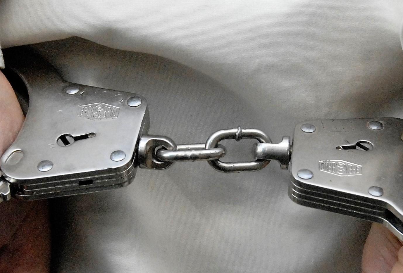 Suimtas moterį apiplėšęs jaunuolis /