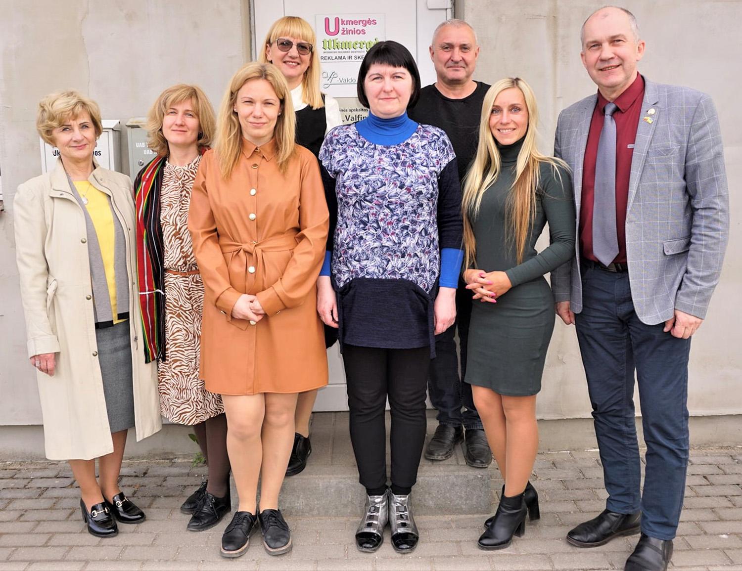 Sulaukėme sveikinimų profesinės šventės proga / „Ukmergės žinių“ kolektyvą pasveikino rajono vadovai.