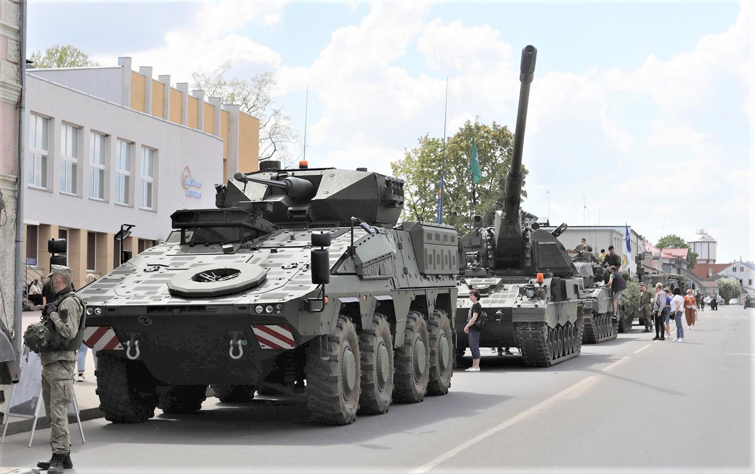 Surengė ginkluotės ir technikos parodą / Dainiaus Vyto nuotr.