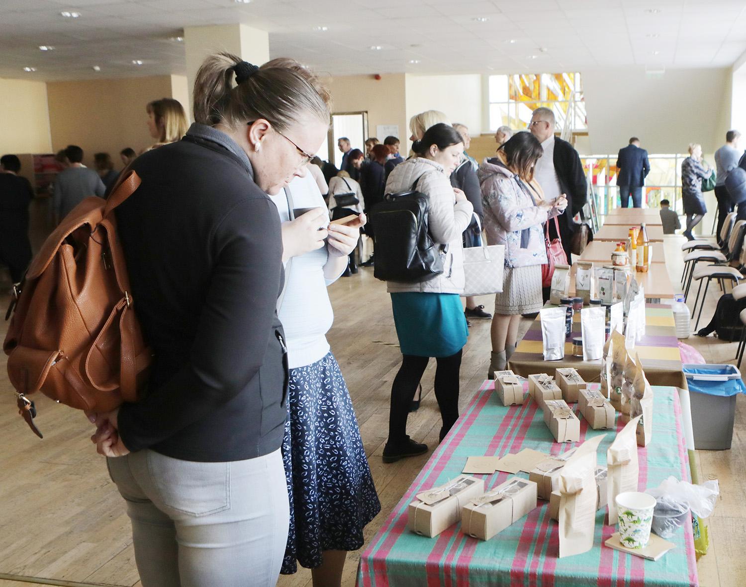 Surengė kontaktų mugę / Ukmergėje – išankstinių sandorių-kontaktų skatinimo renginys.  Dainiaus Vyto nuotr.