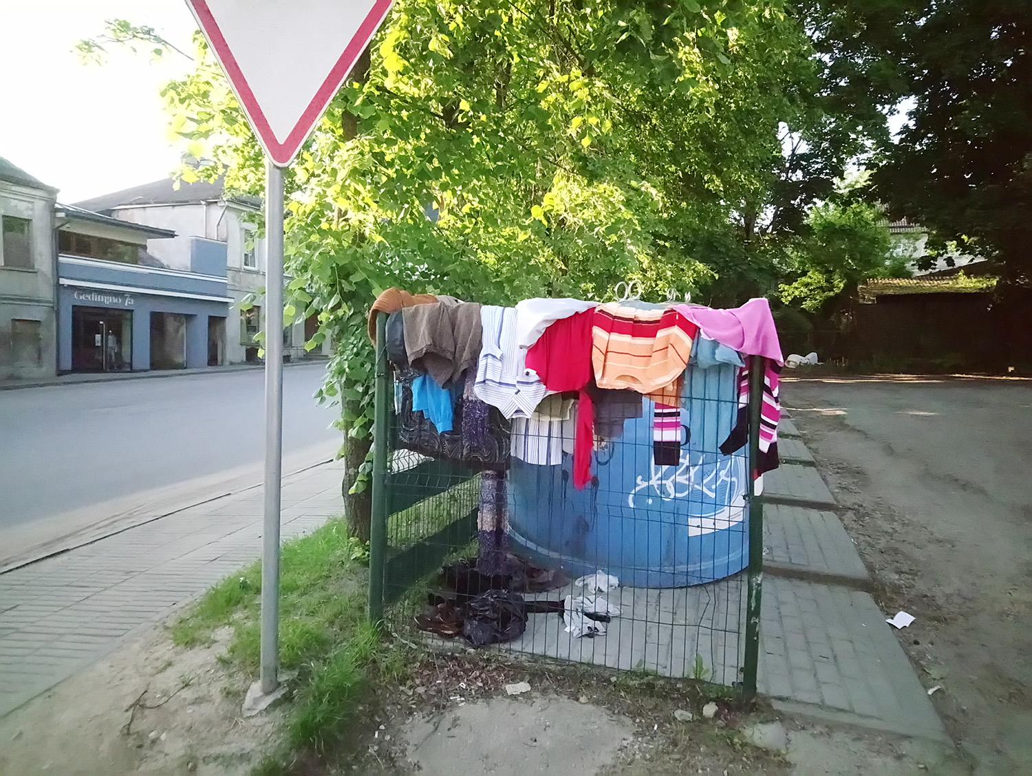 Susirūpinimą kelia tonos tekstilės atliekų /