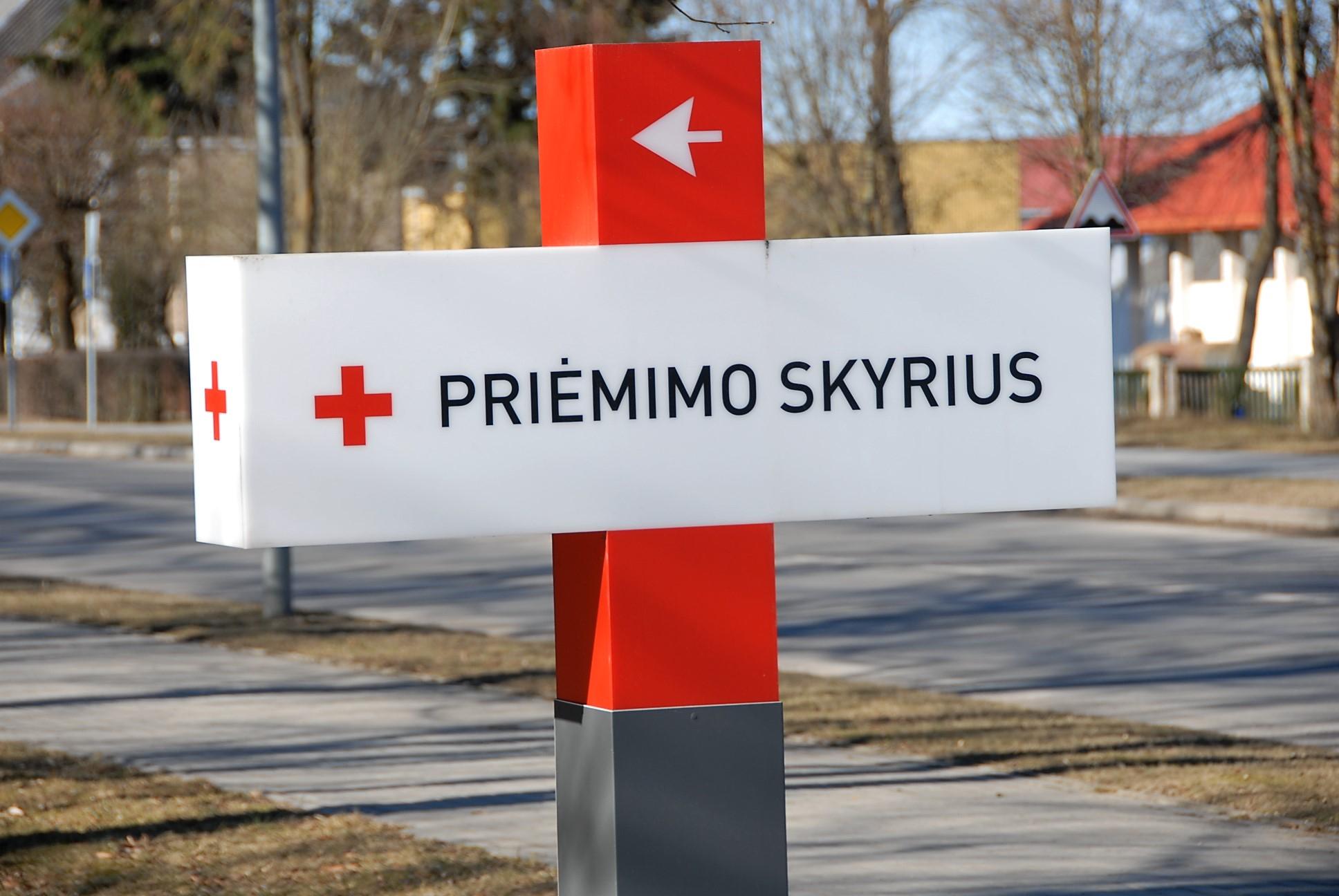 Sužalojo prie tvenkinio /