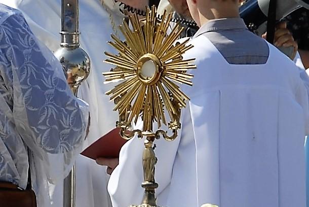 Šv. Velykų Mišios bus aukojamos /