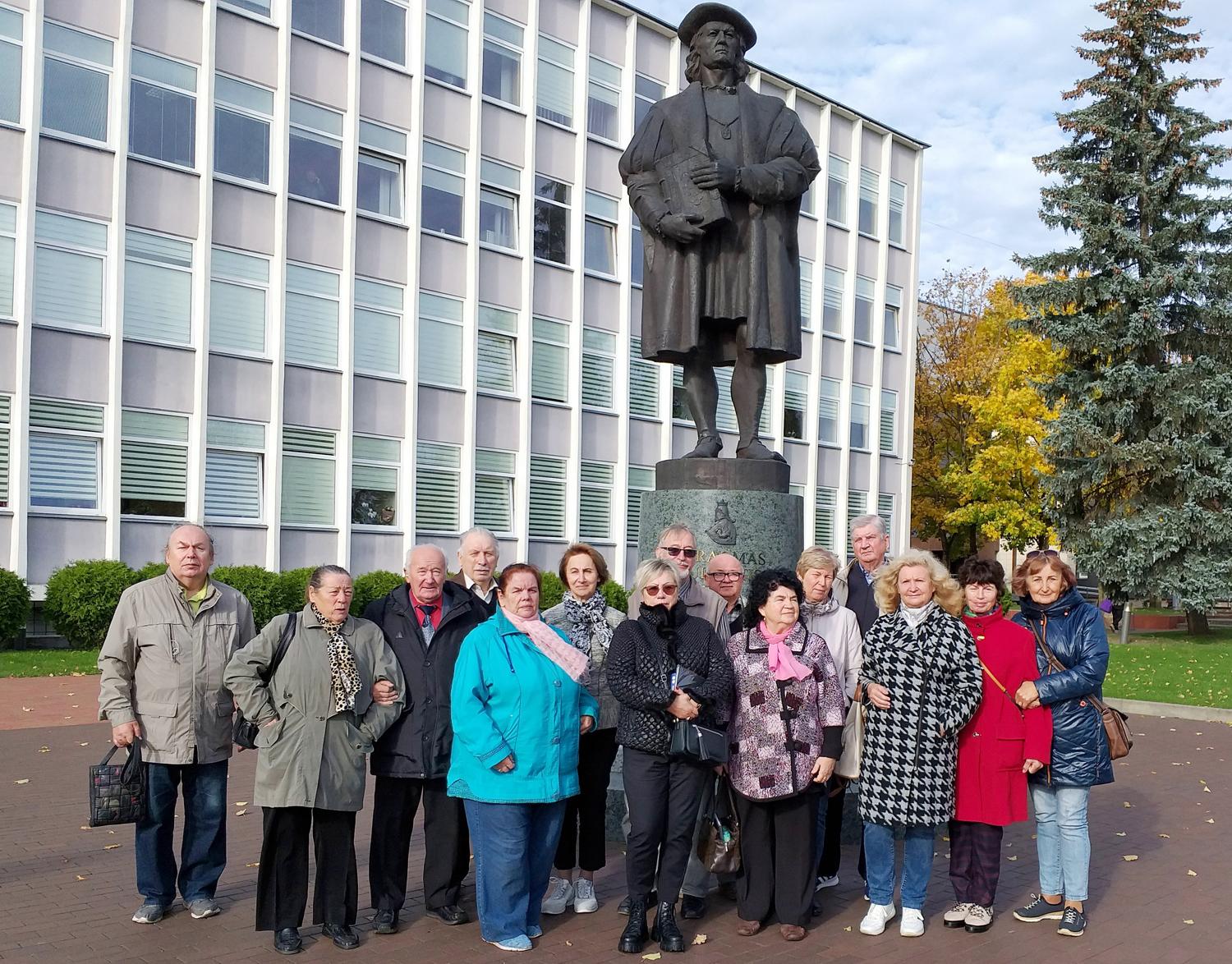 Svečiavosi pas kaimynus / Ukmergiškiai Jonavoje.