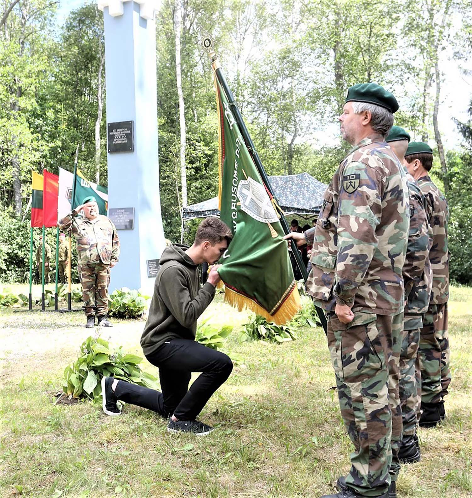 Švenčia šimtmetį ir kitas progas / Iškilmių akimirka.    Dainiaus Vyto nuotr.