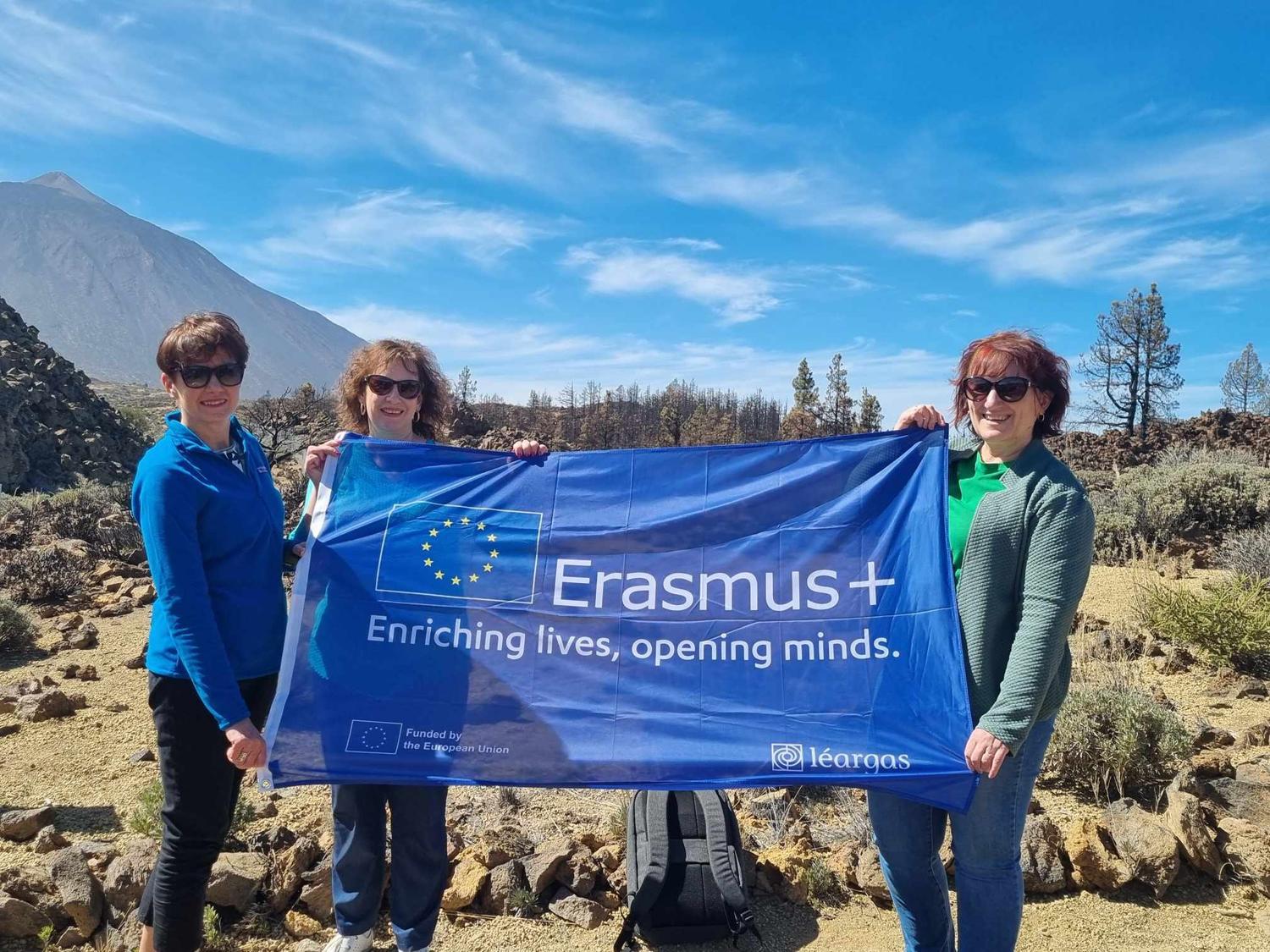 Taujėnų gimnazijos pedagogės žinių sėmėsi Ispanijoje / Projekto dalyvės Tenerifėje.