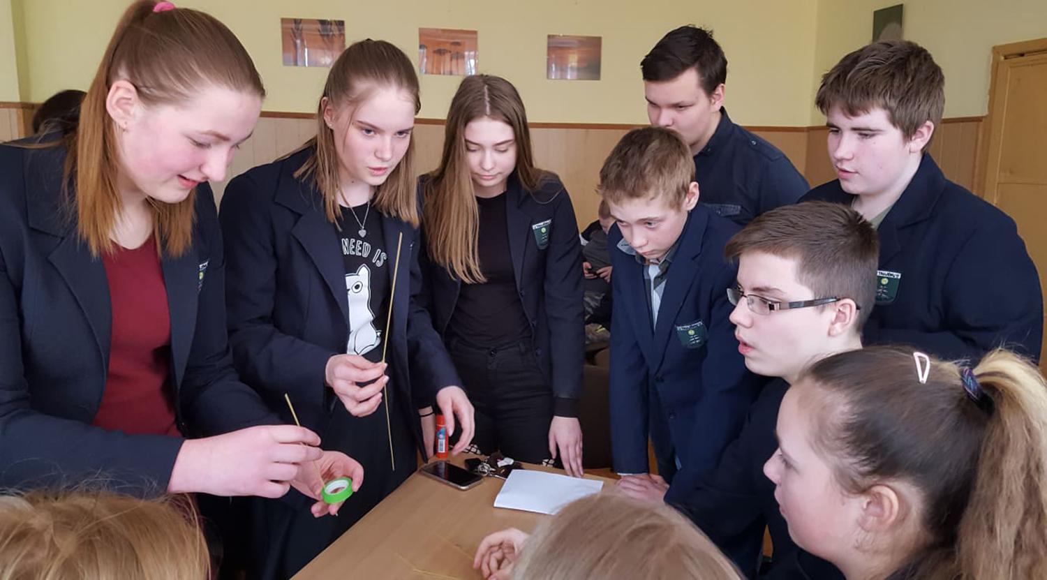 Taujėnuose šventė Pi dieną / Komandos stebino kūrybiškomis užduotimis.