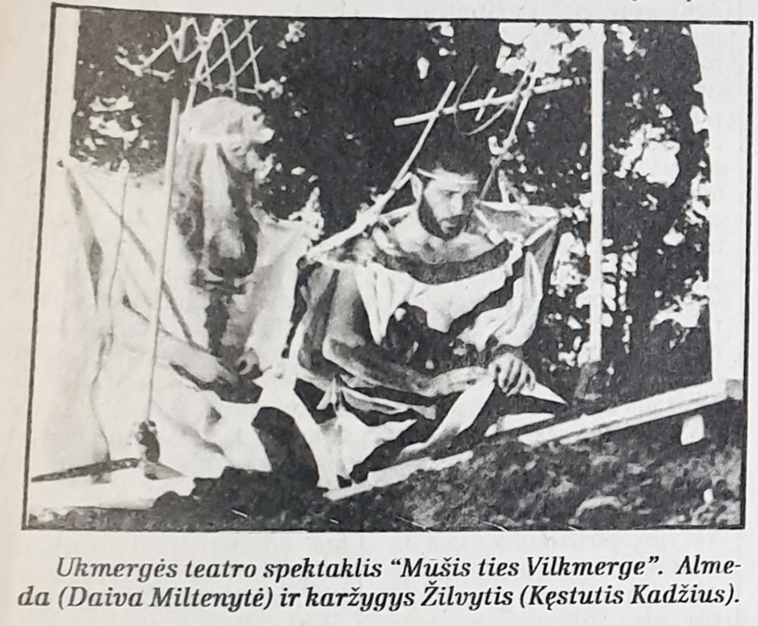 Teatras „63 kėdės“ – pirmasis dešimtmetis – nuo klojimo teatro idėjos iki tarptautinio festivalio / Gimtoji žemė