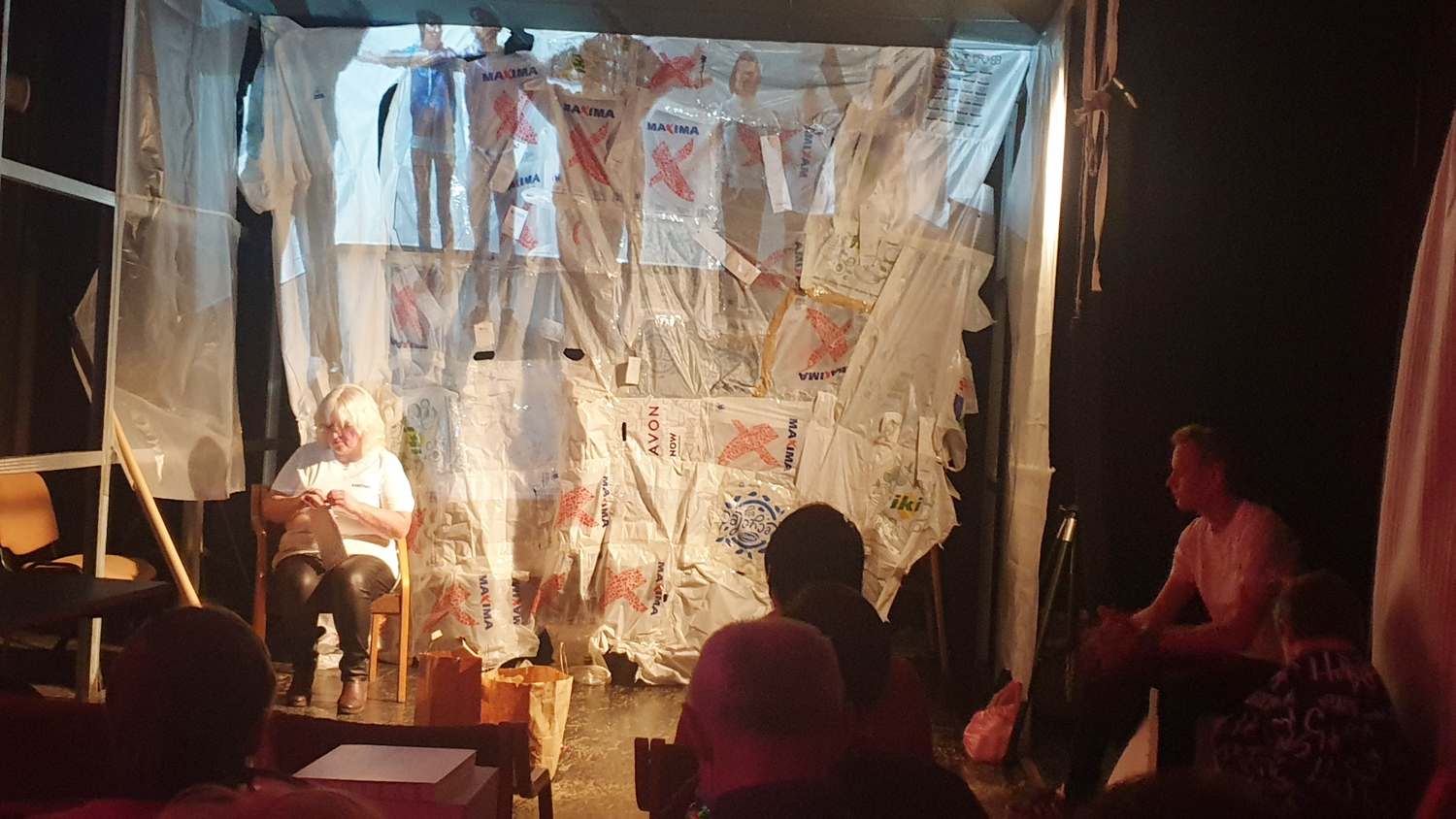 skirtą Jonui Mekui.