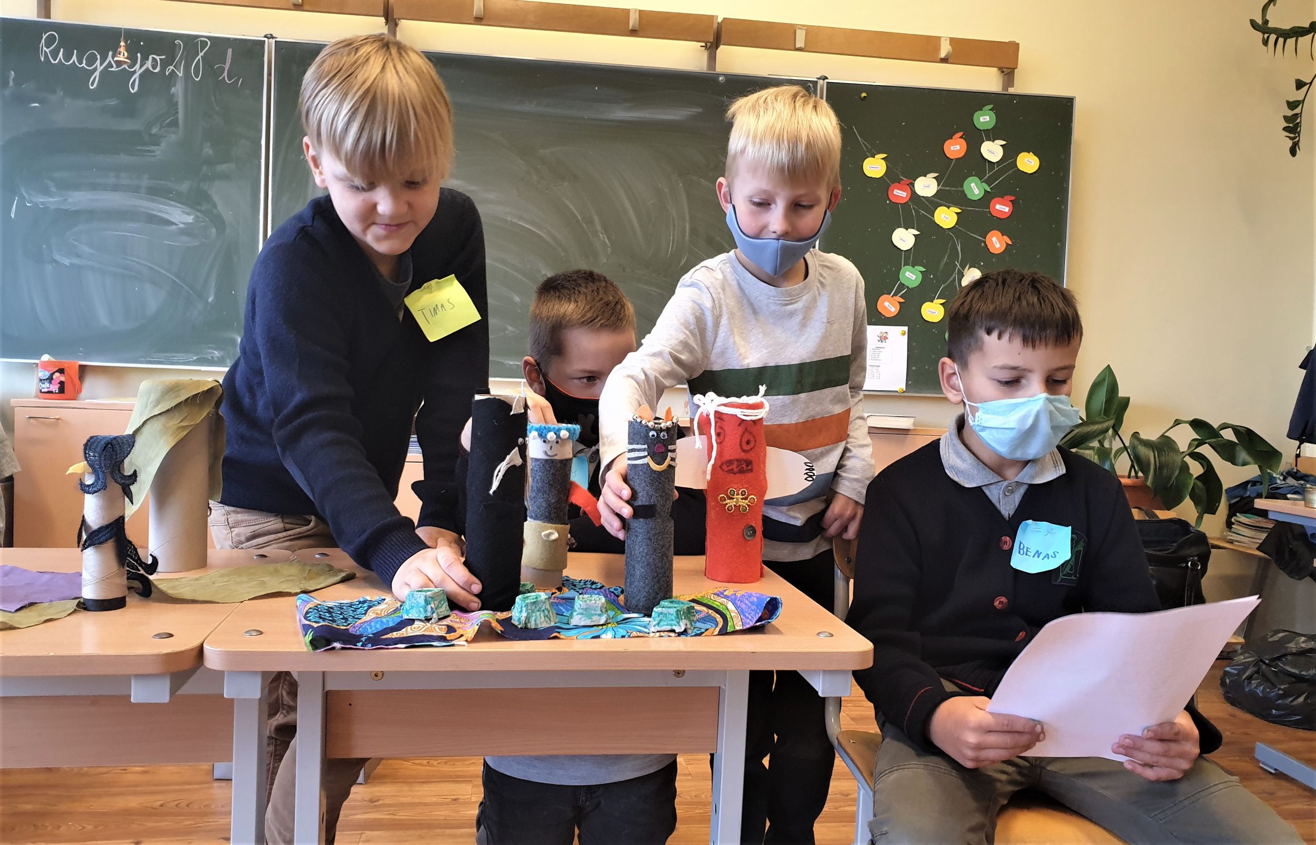 vaikai improvizavo ir kūrė. Autorės nuotr.