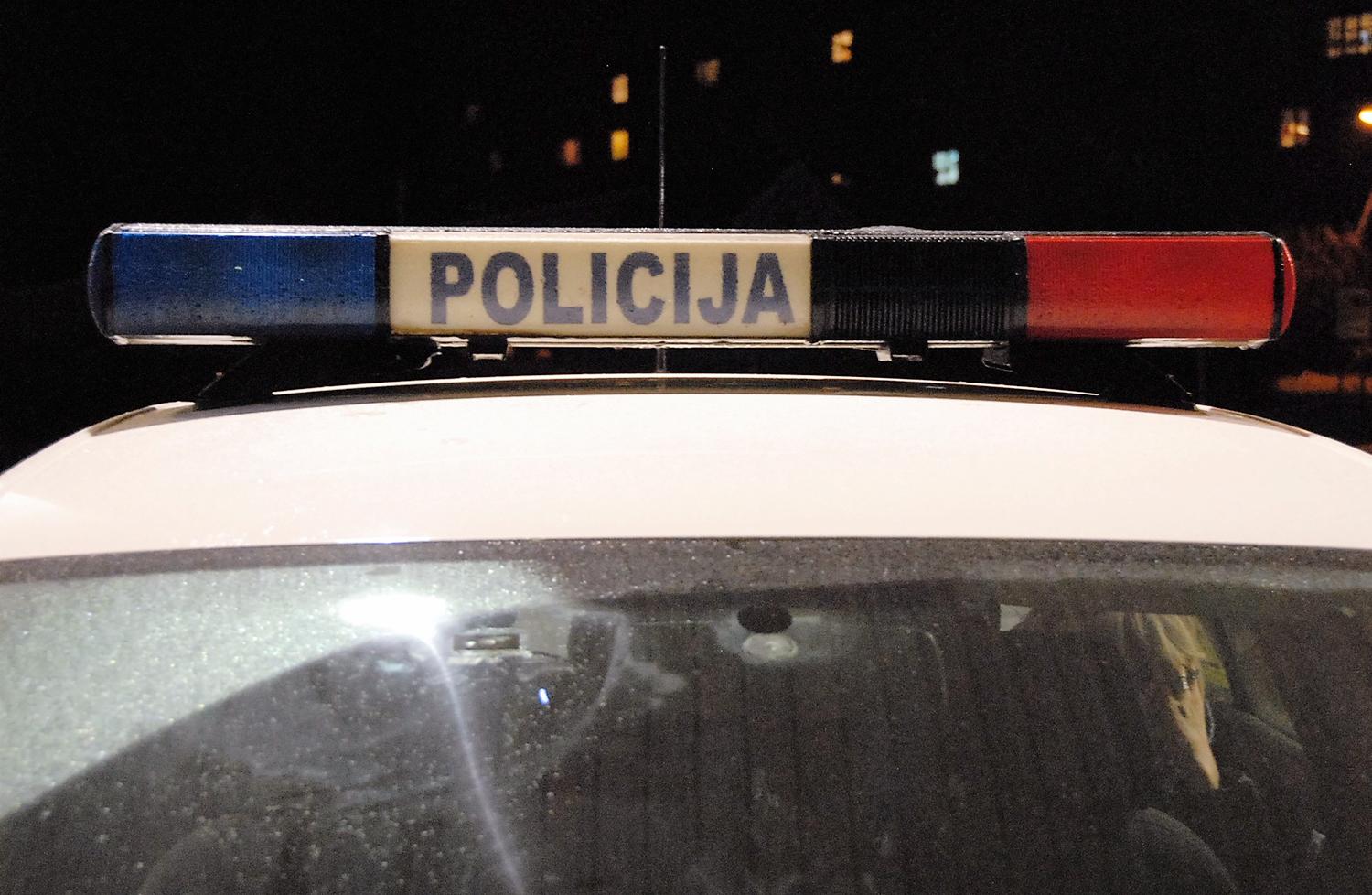 Tėvą puolė sūnus /