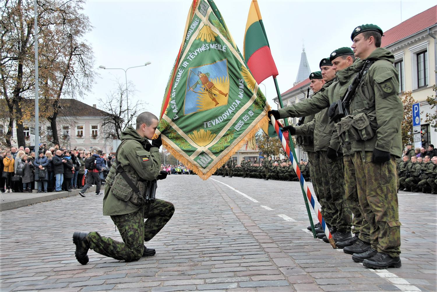 Tėvynei Lietuvos kariai prisiekė Ukmergėje / Tėvynei Lietuvos kariai prisiekė Ukmergėje .Gedimino Nemunaičio nuotr.