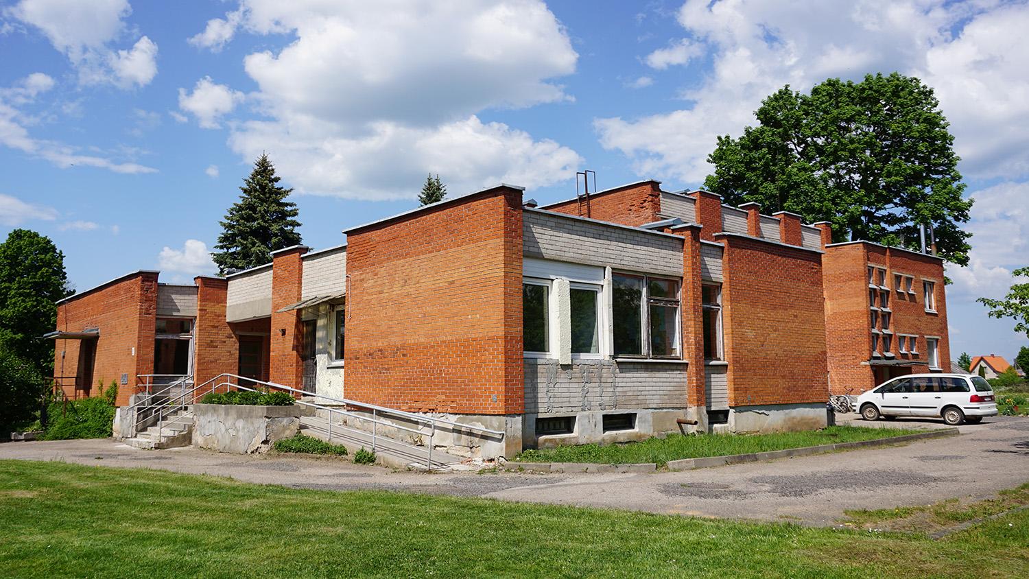 Tokių didelių patalpų nebereikia / Siesikų ambulatorija.