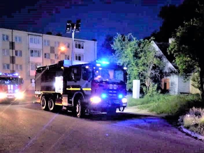 Ugniagesiai vyko į gaisrus