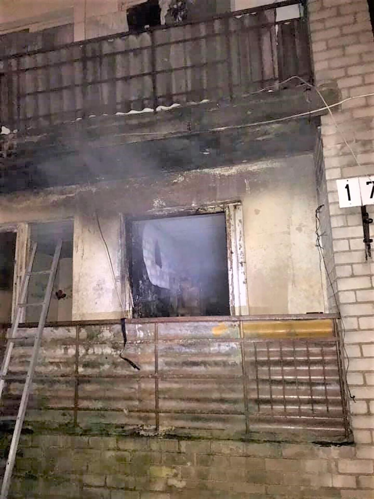 Ugnis paliko be nieko / Ukmergės PGT nuotr. Butas Antakalnio III kaime išdegė visiškai.