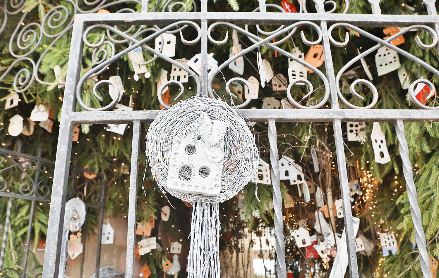 Ukmergėje įsikūrė „Kalėdinis miestelis“ / „Kalėdinis miestelis“ įsižiebė praėjusį šeštadienį