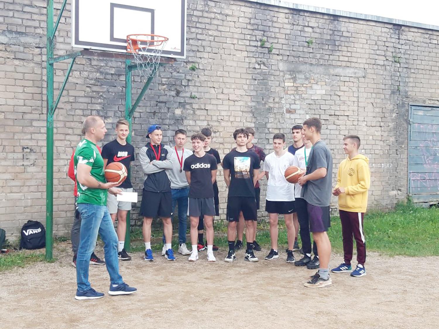 Ukmergėje surengtos krepšinio baudų metimo varžybos. /