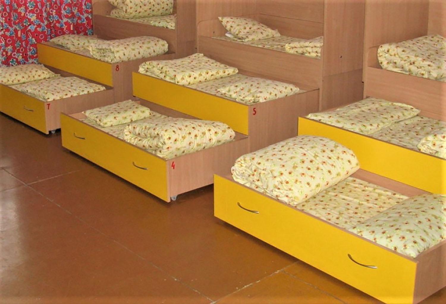 Ukmergėje uždaryti vaikų lopšeliai-darželiai / Mažųjų lovelės laikinai tuščios.