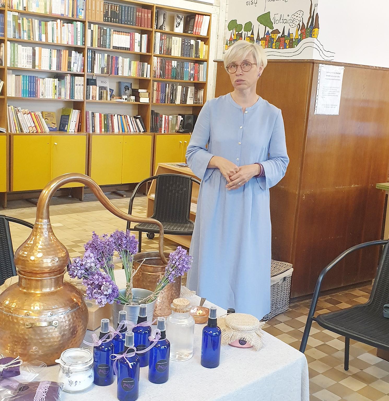 Ukmergės Senasis knygynas pasitinka rudenį / K. Pažūsienė plečia knygyno veiklą.