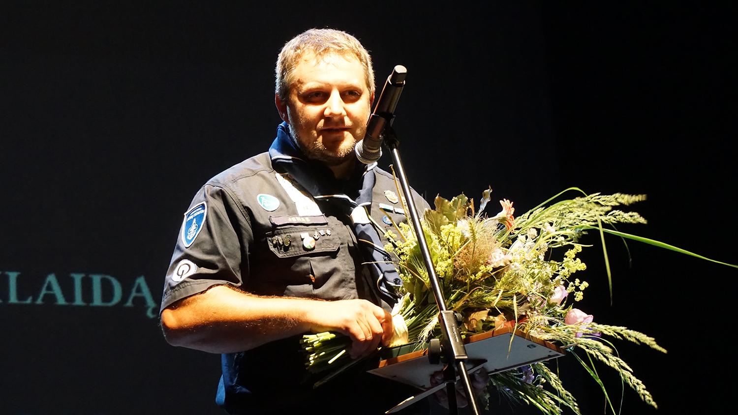 Ukmergiškiui įteiktas medalis „Tarnaukite Lietuvai“ / Jonas Dragūnas apdovanotas medaliu.  Daivos Zimblienės nuotr.